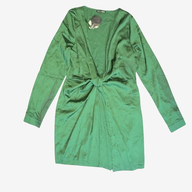Fashion Nova Emerald Green Satin Front Twist Mini Dress, NWT - Size Medium  - $43 | Kashew | Kashew